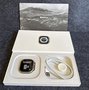 Apple Watch Ultra 1st Generation 49mm Titanium - Zdjęcie 1 z 10