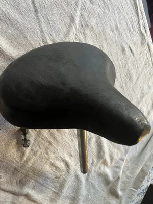 Asiento de sillín de bicicleta Schwinn vintage con resortes negro Cruiser Phantom Panther Foto 1 de 4