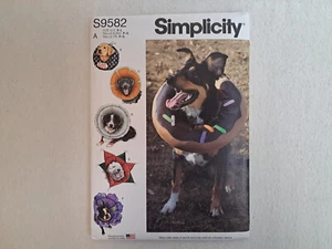 Simplicity Pattern - Pet Elizabethian Collars (S-L) #S9582 - ungeschnitten - Bild 1 von 6
