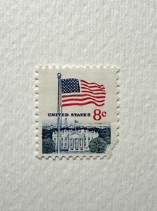 Scott# 1338F - 1971 8c Flag and White House - Picture 1 of 1
