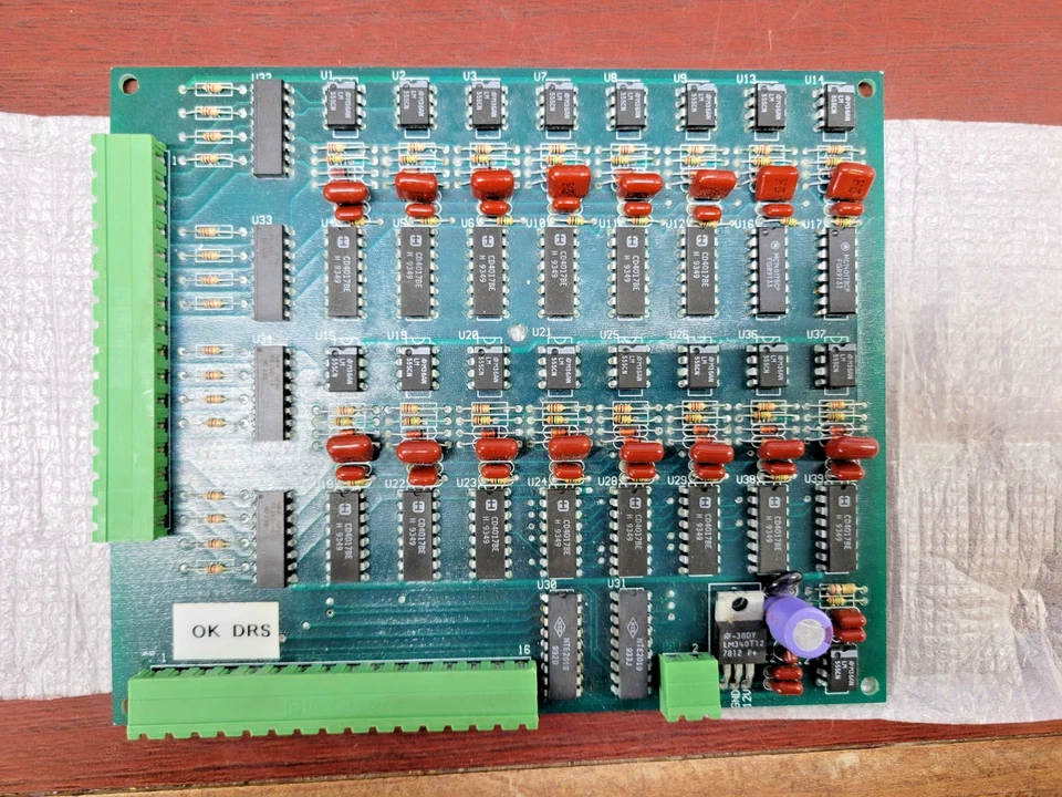 TABLA DE CIERRE PARA ENTRENADOR MARATÓN PREVOST 87010-16A Foto 1 de 1