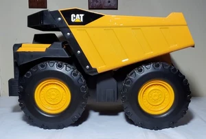 CAT CATERPILLAR Toy Dump Truck by Funrise 17 x 10 x 11 Inches - Picture 1 of 24