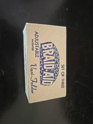 3 Braid-Aid Vari-Folders Fabric Folders Tools Braiding Rugs Loops Reel Aid Box - Image 1 of 4