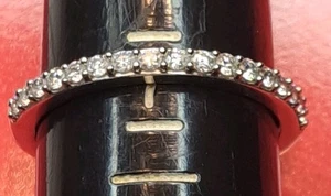 Neu 10 Kt Weißgold Ring 17 runde Diamanten Größe 7 - Bild 1 von 24