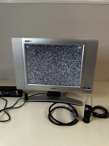 Philips Magnavox 15" 720p HDTV LCD TV 15MF605T/17 with Remote And AC Adaptor - Picture 1 of 10