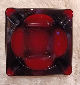 VINTAGE ASHTRAY 6” SQUARE RUBY RED GLASS CIGAR MADMEN MANCAVE MID CENTURY MODERN - Picture 1 of 10