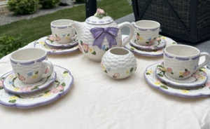 SET DA TÈ VINTAGE CWC CERAMICA CESTO INTRECCIO BAMBINI FLOREALE E NASTRO - Foto 1 di 14