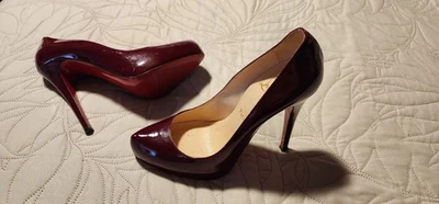 Gorgeous Wine Red Patented Lether - Image 1 of 4