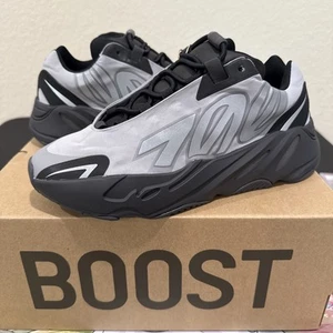2021 Adidas Yeezy Boost 700 MNVN Metallic GW9524 US Men’s Size 9 - Bild 1 von 5