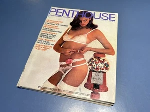 Penthouse Magazine October 1976 - Lesbian Threat - Police & The Teamsters Union - Foto 1 di 8