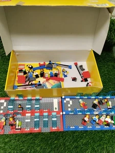 Lego 40161 What Am I? Game w/manual, instructions & 16 minifigures Not Complete - Picture 1 of 8