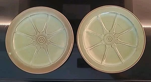 2 Frankoma Pottery Prairie Green Wagon Wheel Dinner Plates EXCELLENT (B3-F10) - Picture 1 of 7