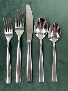Oneida Stainless ANDORRA Flatware 5Piece Place Setting Fork Spoon Knife - Picture 1 of 12