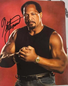 8x10" Ron Simmons Red Background Wrestling Print Signed by Ron Simmons - Picture 1 of 2
