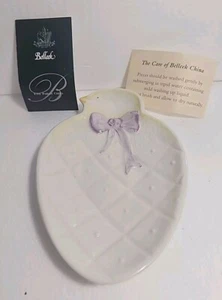 Vintage Belleek Dish Chick With Bow New In Box Approx 8.75" Ireland Easter - Picture 1 of 5