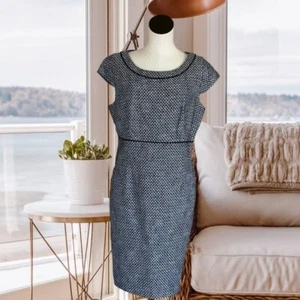 Neu mit Etikett $ 149 Karl Lagerfeld Tweed-Etuikleid mit Perlenverzierung Größe 16 schwarz weiß - Bild 1 von 8
