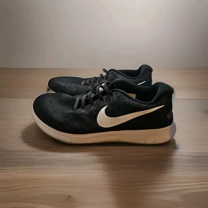 Nike Free RN 2017 880840-001 schwarze Damen-Laufschuhe Turnschuhe Größe 12 - Bild 1 von 12
