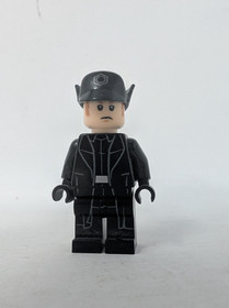 Lego Star Wars General Hux Minifigure sw0662 75104