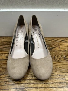 Women's Libby Edelman Faux Suede Tan Nude Chunky Heel Pumps Shoes Size 7.5M - Picture 1 of 8