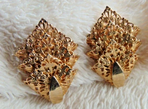Orecchini Vintage Sarah Coventry "Lazzo Chantilly" Tono Oro Clip On 1,5" Gioielli - Foto 1 di 4