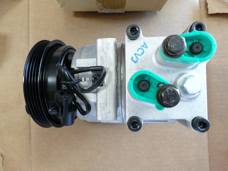 GENUINE A/C COMPRESSOR W/ CLUTCH FOR 01-02 KIA RIO 1.5L OEM# 0K30A-61450 Foto 1 de 4