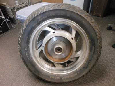 Llanta trasera Honda OEM 15x3,5 15" 1989-1990 y 1994-1998 PC800 42650-MR5-305 Foto 1 de 4