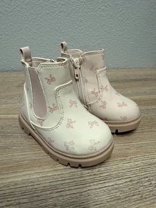 Stivali Wonder Nation fiocco bambino taglia 5c crema/rosa indossati una volta  - Foto 1 di 10