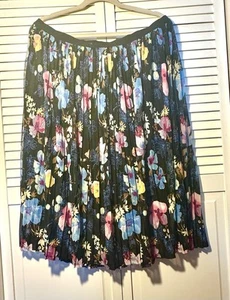 Ava & Viv Women’s Plus 1X Black Multicolor Floral Pleated Stretch Skirt New - Picture 1 of 5