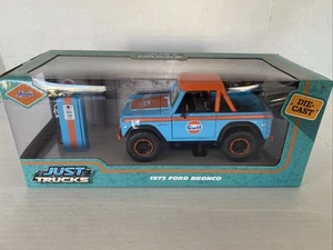 Jada Toys Just Trucks 1:24 Scale 1973 Ford Bronco with GULF with GULF Gas Pump - Picture 1 of 10