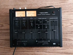 Console di Mixaggio Stereo Realistica 32-1200B 5-Ch 3-Mic 2-Stereo Aux/Phono Si Accende - Foto 1 di 7