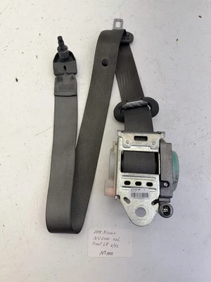 Cinturón de seguridad delantero izquierdo Nissan NV 2500 2012-2020 OEM. Foto 1 de 4