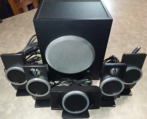 Sistema de sonido envolvente Creative Labs Inspire T6100 5.1 para computadoras 76 vatios - Imagen 1 de 11