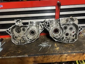 Engine Case Set   2008 KTM 250 SXF  2007-2010 - Picture 1 of 5