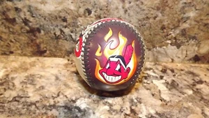 Cleveland Indians Fireball Chief Wahoo And Chrome Panel Souvenir Baseball Ball - Imagen 1 de 3