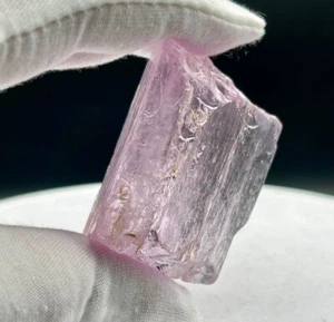 Natural Kunzite. 594 Carat Rough Mineral Gem Specimen. - Picture 1 of 10