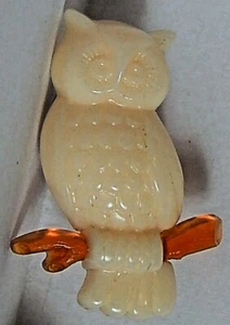 AVON LUCKY FRIEND 1984 SOMBRERO SOLAPA BÚHO TAC PIN CELULOIDE - Imagen 1 de 2