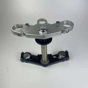 Kawasaki Ninja ZX-6R 1995-1997 Lower And Upper Triple Tree Clamp 44037-1330 - Bild 1 von 5