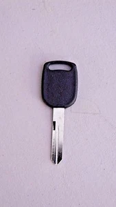 Kenworth / Peterbilt Plastic Head Key Blank - Picture 1 of 2