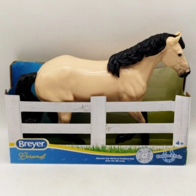 Breyer Paddock Pals 玩具马 2023 焦糖全新围场套装 — 第 1/3 张图片