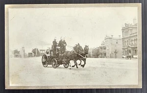 Undated Great Britain Postcard Fire Brigade Series-Firemen on Horse+Cart unused - Bild 1 von 2