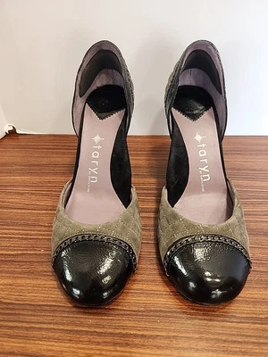 Zapato Taryn Rose para mujer 7 gris negro bomba gamuza charol puntera tacón bloque Foto 1 de 4