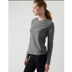 Athleta Ultimate Textured Train Top Long Sleeve Gray Activewear Shirt Small - Picture 1 of 10