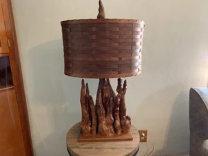 Vintage MCM große Zypresse Knie Lampe mit original geflochtenem Holz Schilf Schirm 34" hoch - Bild 1 von 14