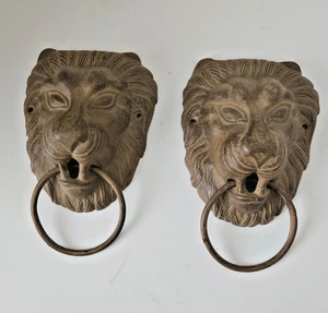 Coppia Porta Asciugamani Battiporta Testa di Leone in Ghisa Tono Marrone Decorazione Parete 8" - Foto 1 di 5