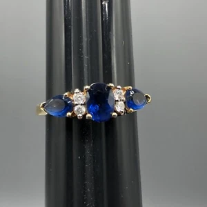 Gold Tone Sz 9 Ring w/ Faux Sapphires ~ Beautiful Costume Jewelry /b - Picture 1 of 6