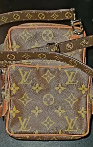 LOUIS VUITTON Tasche mit Schulterriemen (Herren/Dame) 20cm lang/14cm breit. - Bild 1 von 14