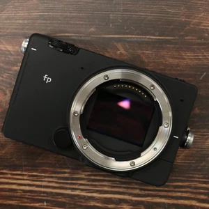 SIGMA fp 24,6 megapixel fotocamera digitale mirrorless full frame [ottimo come nuovo] #6585 - Foto 1 di 14