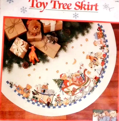 VTG  Dimensions TOY TREE SKIRT CROSS STITCH KIT #8462 1994  - 45" ROUND - Image 1 of 3