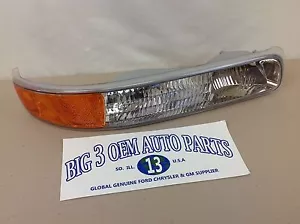 Chevrolet Silverado Tahoe Suburban RH Front DRL/MARKER/TURN SIGNAL LAMP new OEM - Picture 1 of 6