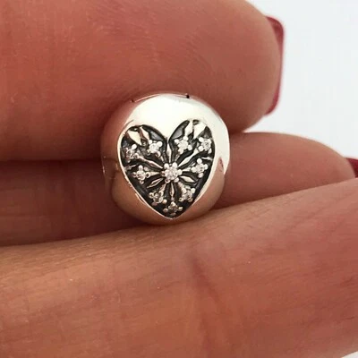 NEW Genuine Pandora Heart Of Winter Clip Charm 796388CZ Snowflake Love Icey CZ - Image 1 of 4